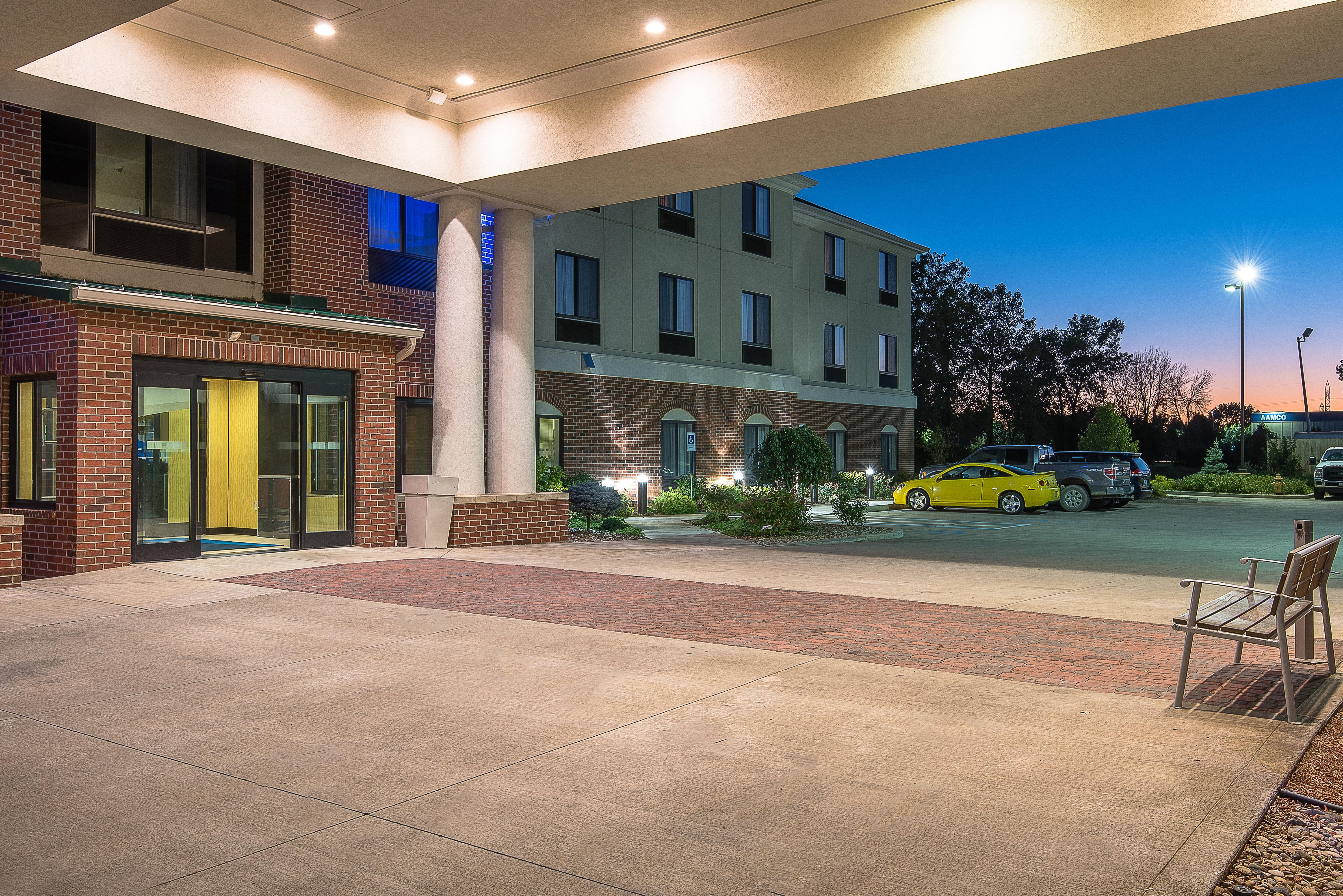 Holiday Inn Express And Suites Lafayette East By Ihg Ngoại thất bức ảnh